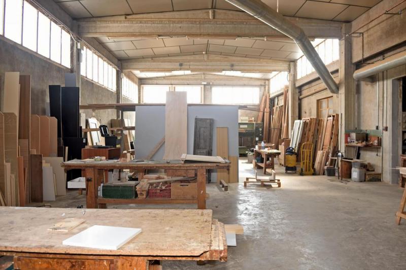 Pourquoi choisir un menuisier artisan pour vos projets sur mesure ?